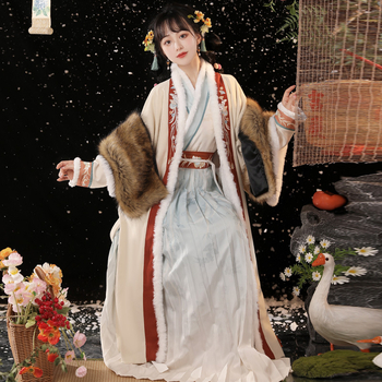 Hanfu női téli szett hosszú kabáttal és pliszírozott szoknyával - poliészter-pamut keverék, pamut tartalom 30-50%, 2023 tavasz