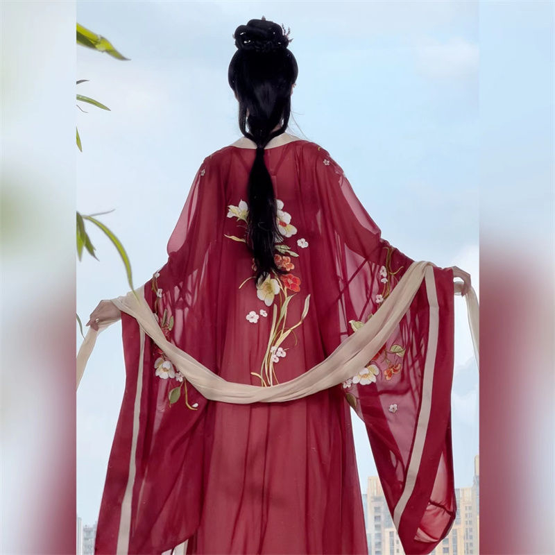 Hanfu öt darabból álló készlet Song-dinasztia hímzéssel, chiffon anyag, regenerált cellulóz rost 50-70%