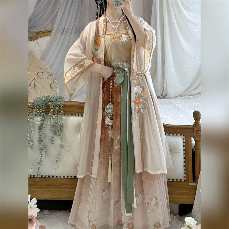 Song-dinasztia Hanfu hímzett derékig érő öt darabos készlet, sifon anyag, poliészter 30–50%