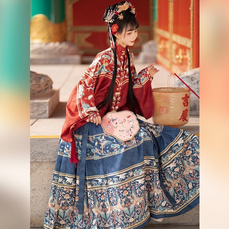 Hanfu za žene — Ming stil s stojećim ovratnikom, dvodijelni set s prednjim zatvaranjem, rukavi Pipa, suknja Horse-Face, pamuk
