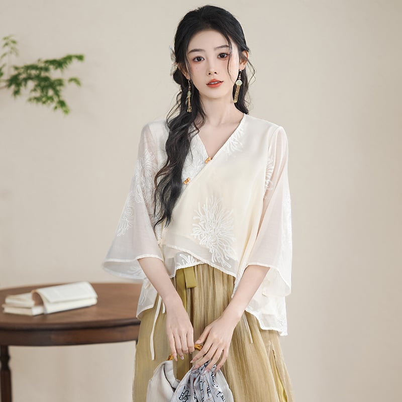 Hímzett Hanfu felső és nadrágokból álló két részes készlet, ferde záródás kötözött gombokkal, ¾ ujjú, fő anyag: kecskebőr; anyag neve: pamutfonal