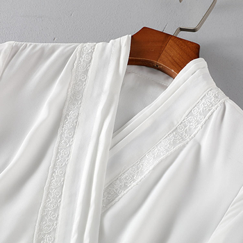 Hanfu hosszú ruha hét részű ujjaival, V-nyakú és fűzőzárás - poliészter crepé szövet, kémiai rostok keveréke, karcsú szabás