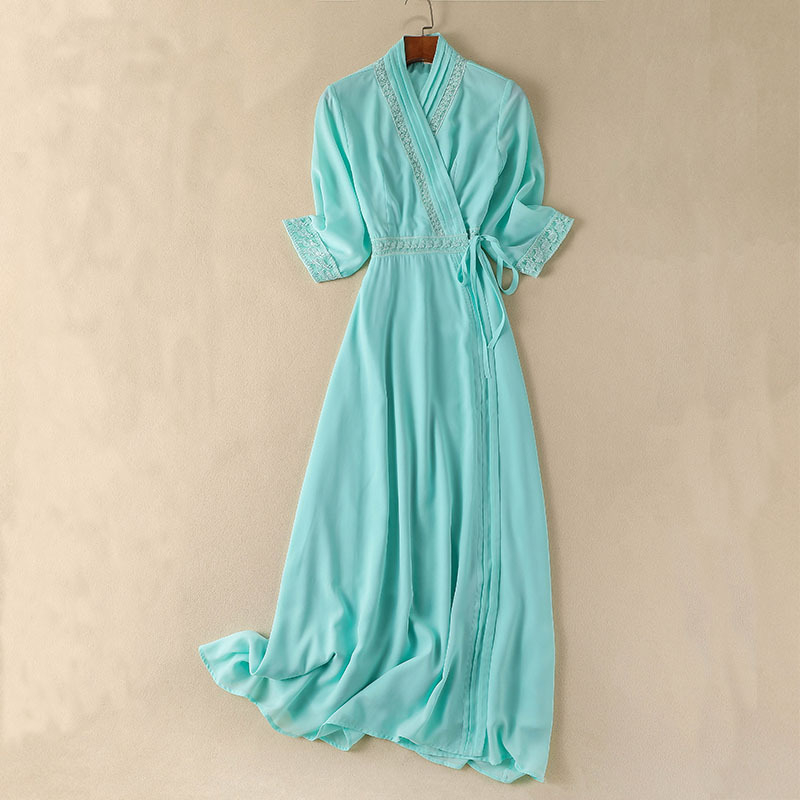 Hanfu hosszú ruha hét részű ujjaival, V-nyakú és fűzőzárás - poliészter crepé szövet, kémiai rostok keveréke, karcsú szabás