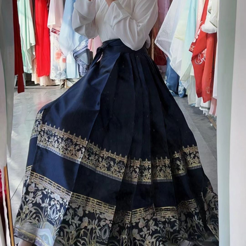 Hanfu szoknya drótos anyagból, meleg pecsételési részlettel, ihlette a Han-dinasztia