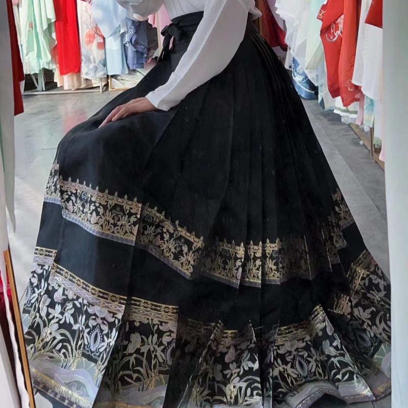 Hanfu szoknya drótos anyagból, meleg pecsételési részlettel, ihlette a Han-dinasztia