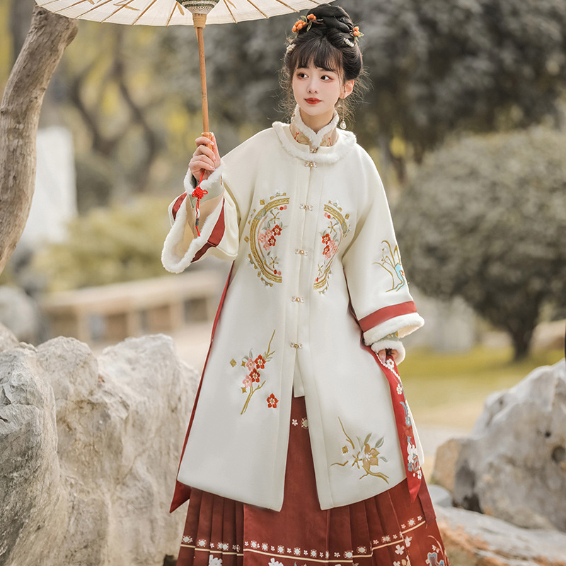 Ženský Hanfu set: bavlnená bunda s okrúhlym výstrihom a sukňa Mamian s dvojradovým zapínaním, vyšívané, 90–95% bavlna, zimné prevedenie