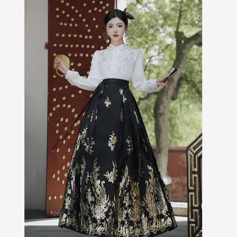 Quchi Hanfu-inspirirani komplet s vezom, dugi rukavi, džakard, zlatni otisci detalja, 95% poliester