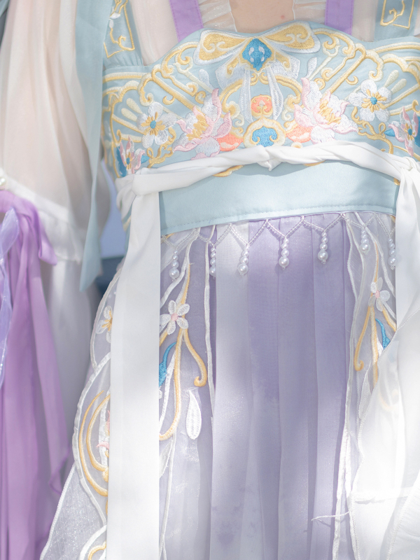 Ženska Hanfu haljina, Tang stil s teškom izvezenim na metalnoj žici tkanini, ljeto 2023