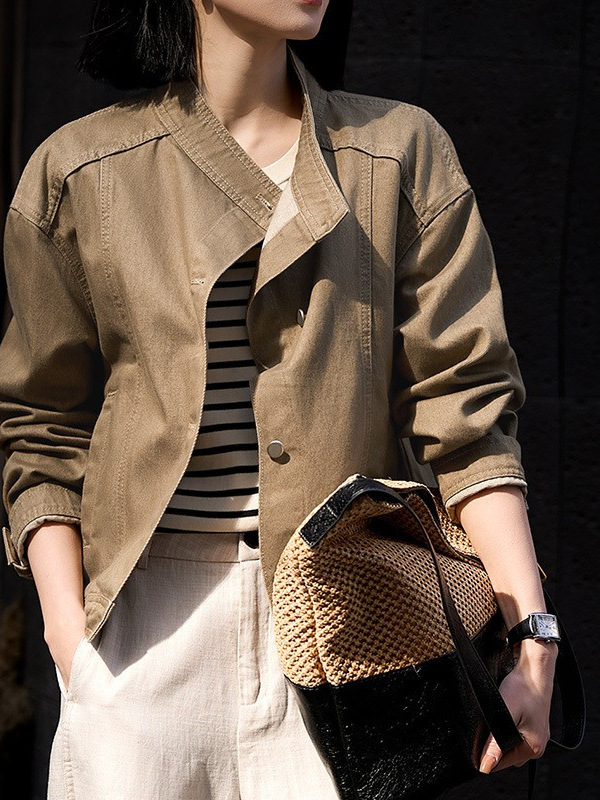 Aszimmetrikus állógalléros farmerdzseki, hosszú ujjú, normál hossz, pamut, ősz 2025