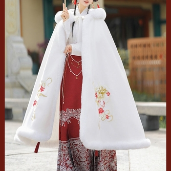 Ženski Hanfu zimski ogrtač, duga kapuljača s flis podstavom, izvezen, od poliestera; glavni materijal 80–90% poliestera, sekundarni materijal <30%