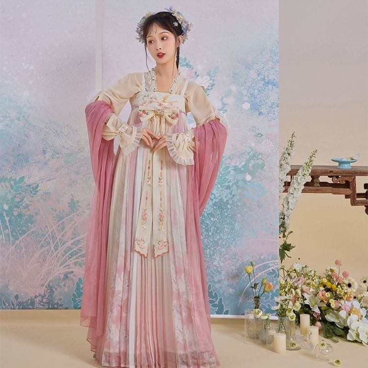 Hanfu set s izvezenim topom na trakama i suknjom do prsa, šifon tkanina, vlakna regenerirane celuloze, mercerizirani završetak, proljeće 2022