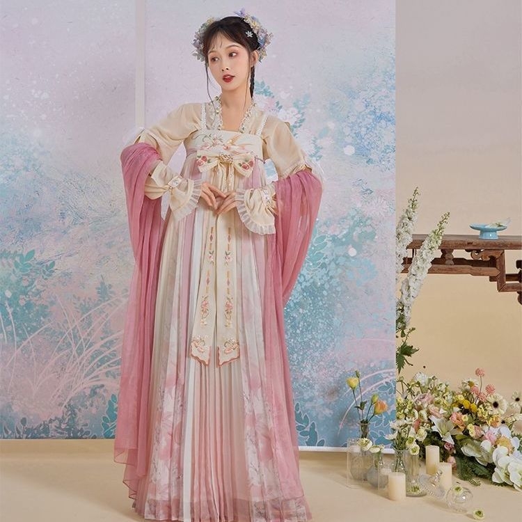 Hanfu set s izvezenim topom na trakama i suknjom do prsa, šifon tkanina, vlakna regenerirane celuloze, mercerizirani završetak, proljeće 2022