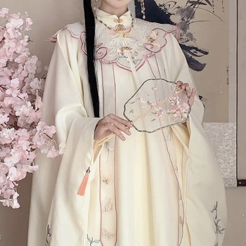 Ming-stílusú Hanfu szett: álló galléros felső, felhőhímzéses vállrész, mellény és szoknya, poliészter anyag, nyomtatás, 2023 ősz