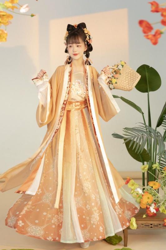 Hanfu női ruhaszett hímzéssel, poliészter anyag, 70–80% poliészter, 2023 tavasz