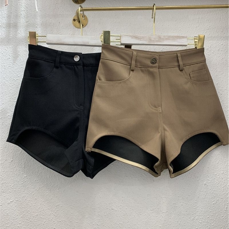 Női capri hosszúságú egyenes szabású rövidnadrág, poliészter, közepes vastagság, fő anyag tartalma 30% alatt