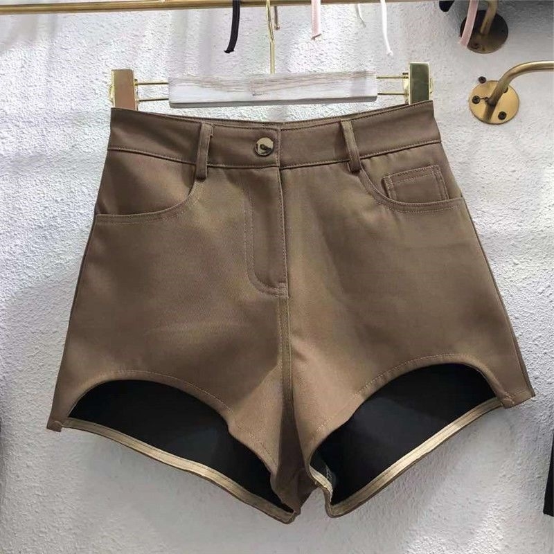 Női capri hosszúságú egyenes szabású rövidnadrág, poliészter, közepes vastagság, fő anyag tartalma 30% alatt