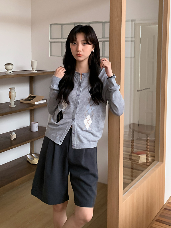 Ženske casual hlače s visokim strukom i širokim krojem, dužina do koljena, materijal: 80% poliester, 16% rayon, 4% elastan; stil japansko-korejski opušten stil; jesen 2024