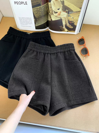 Široke šorts hlače od vune u A-liniji s elastinskim srednjim visokim pojasom, 3/4 duljina, široki kroj