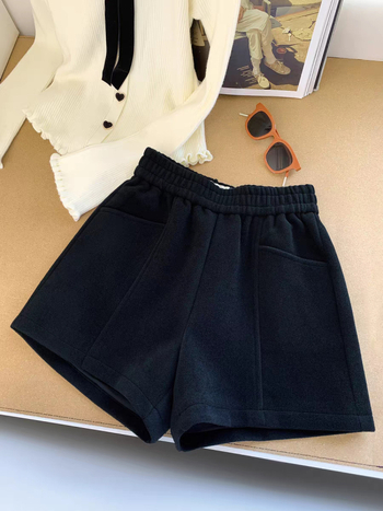Široke šorts hlače od vune u A-liniji s elastinskim srednjim visokim pojasom, 3/4 duljina, široki kroj