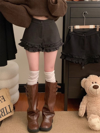 Ženske vunene kratke hlače s visokim strukom, dvostruki volani, šav spajanja, mikroelastične, 70-80% vuna, <30% spandeks