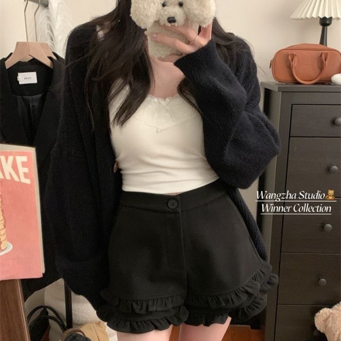 Ženske vunene kratke hlače s visokim strukom, dvostruki volani, šav spajanja, mikroelastične, 70-80% vuna, <30% spandeks