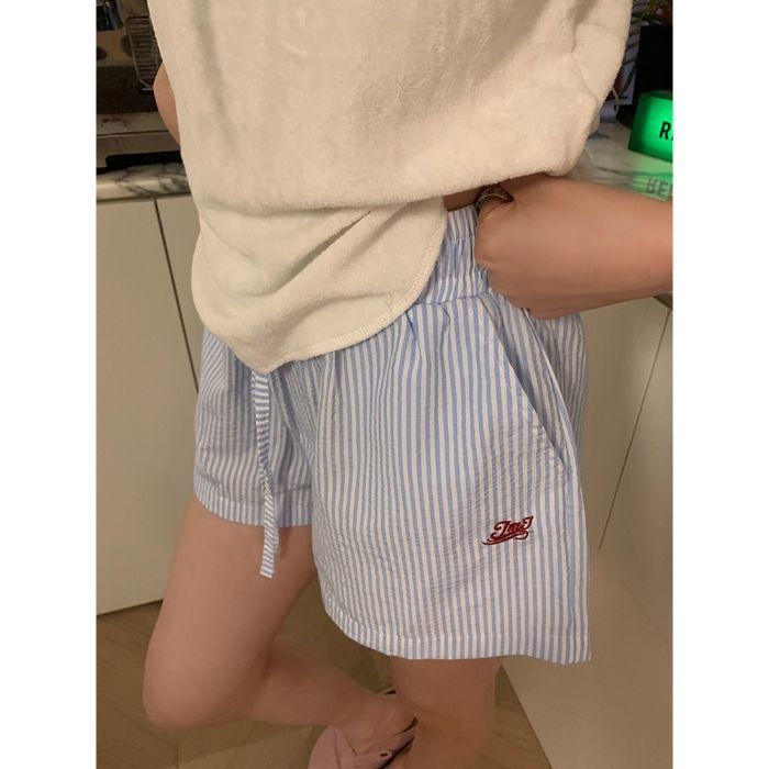 Ženske šortse s šnigrm i izšivenim slovima, visokim pojasom, duljina 3/4, ljetni casual stil, materijal poliester-spandeks