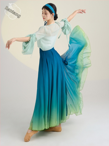 Shan Ran Tang klasični plesni kostim za žene, s rukavima nalik vodu, prozirnim slojem i velikom raskošnom suknjom (Spring 2023; Main Fabric: Other; Fabric Content: <30%)