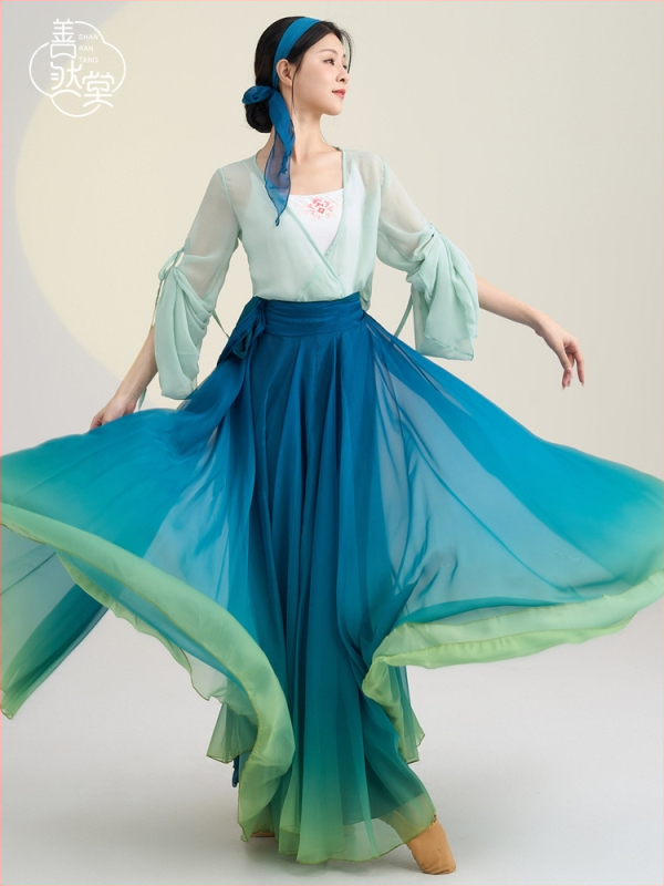 Shan Ran Tang klasični plesni kostim za žene, s rukavima nalik vodu, prozirnim slojem i velikom raskošnom suknjom (Spring 2023; Main Fabric: Other; Fabric Content: <30%)