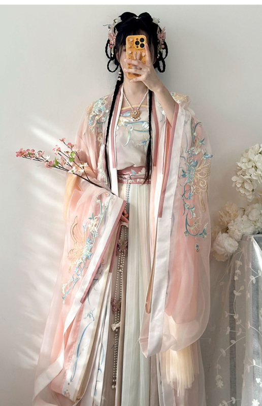Vezeni šifon Hanfu top, duljine do struka, širokih rukava, 80–90% poliestera