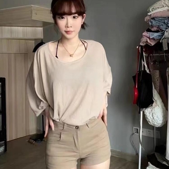 Γυναικείο κοντό τζιν παντελόνι, ψηλή μέση, διπλό κουμπί, ενίσχυση γοφών