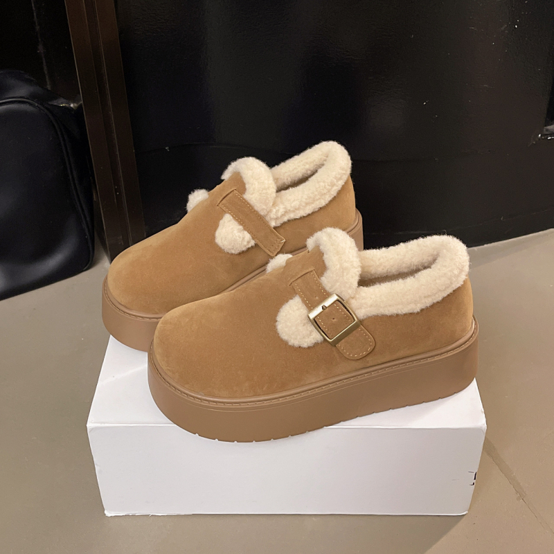 Ženske nubuk papuče sa toplom pamučnom podstavom, protuklizna gumena potplata, Velcro zatvarač, srednja visina pete 3–5 cm