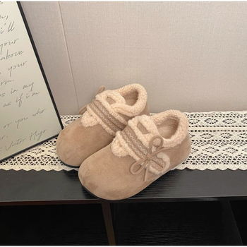 Ženske cipele u Birkenstock stilu s umjetnim krznom, zima 2025, gornji dio od nubuka, unutarnja obloga od umjetnog krzna, Velcro zatvaranje, niski šev, potplat od pjene od kaučuka