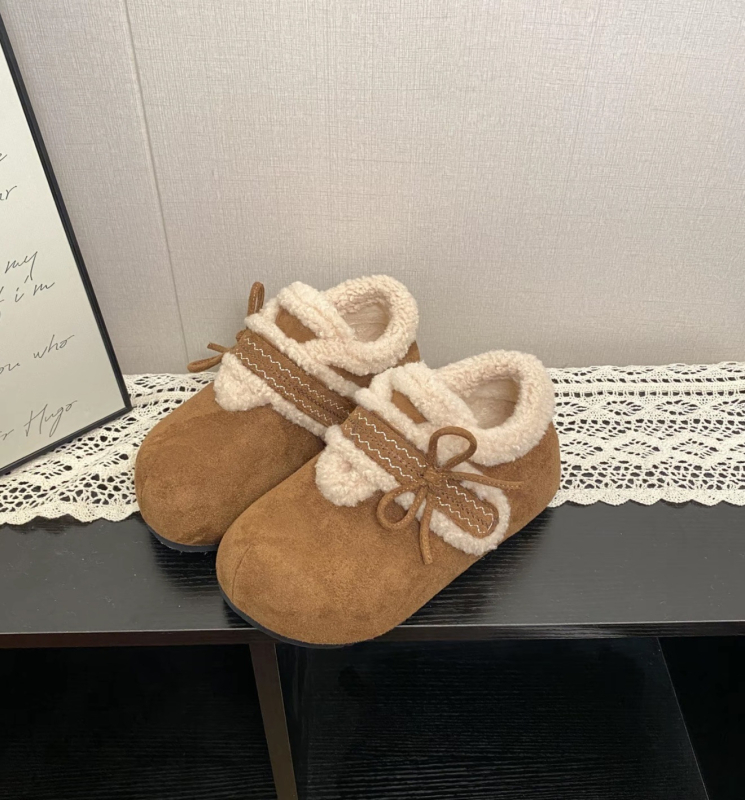 Ženske cipele u Birkenstock stilu s umjetnim krznom, zima 2025, gornji dio od nubuka, unutarnja obloga od umjetnog krzna, Velcro zatvaranje, niski šev, potplat od pjene od kaučuka