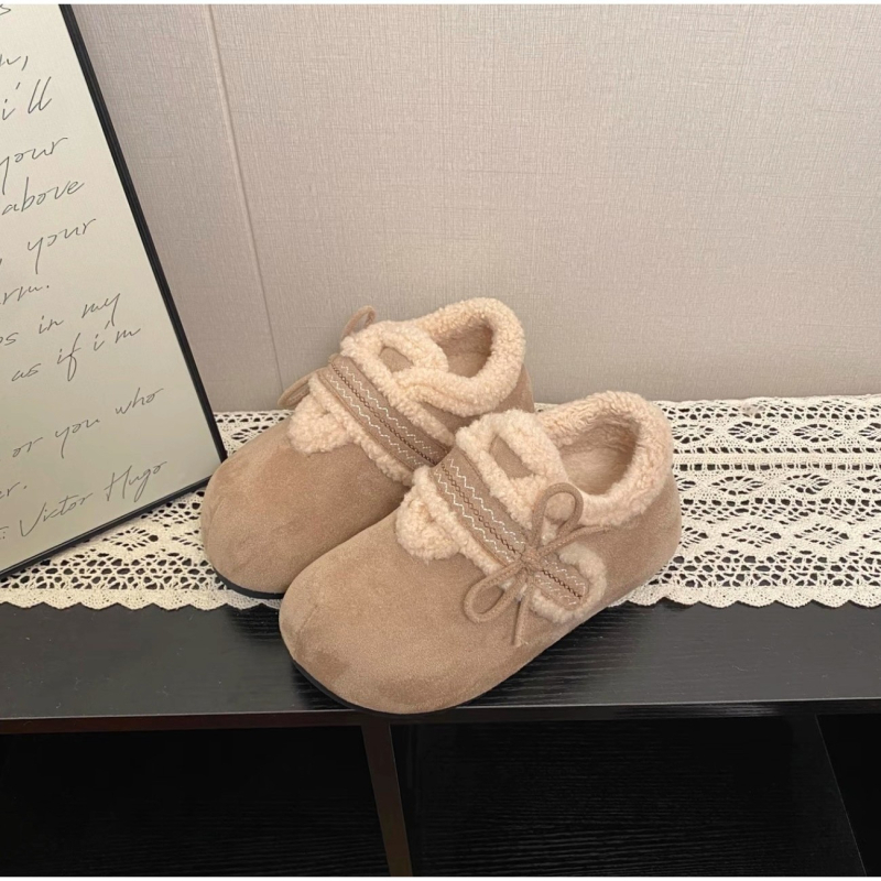 Ženske cipele u Birkenstock stilu s umjetnim krznom, zima 2025, gornji dio od nubuka, unutarnja obloga od umjetnog krzna, Velcro zatvaranje, niski šev, potplat od pjene od kaučuka
