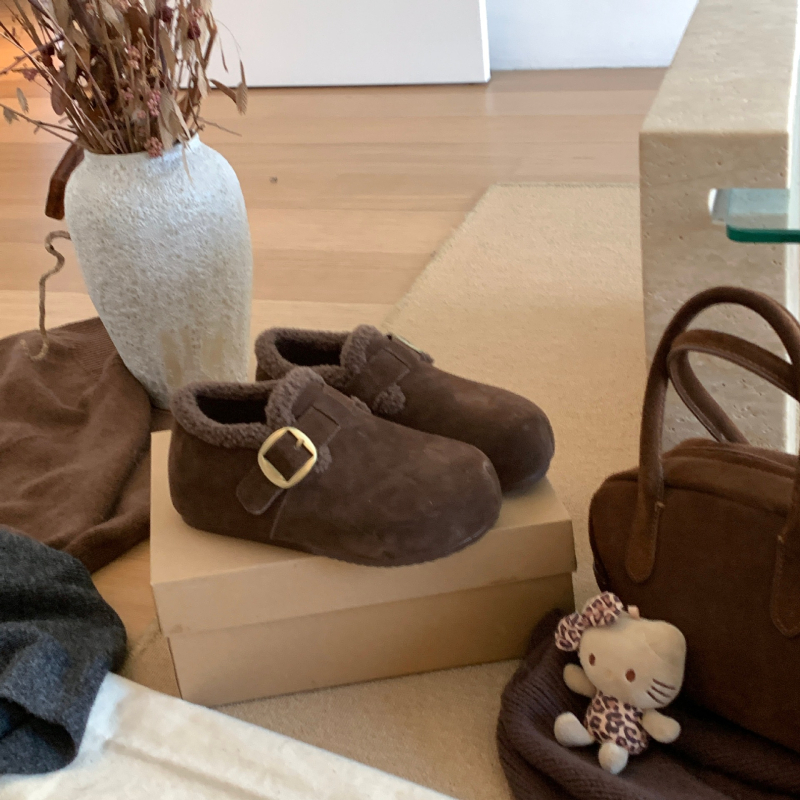 Ženske slip-on čizme za zimu s gornjim dijelom od telećeg velura, podstava od umjetne ovčje vune, gumeni potplat, srednja visina pete 3–5 cm