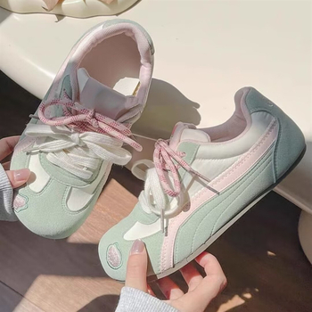 Ženske tenisice za trening PU+ mrežasti gornji dio; Potplat: guma; Visina pete: 3–5 cm; Zatvaranje: vezanje šnirkama; Uložak: PU