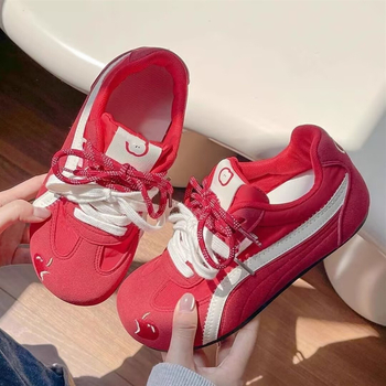 Ženske tenisice za trening PU+ mrežasti gornji dio; Potplat: guma; Visina pete: 3–5 cm; Zatvaranje: vezanje šnirkama; Uložak: PU