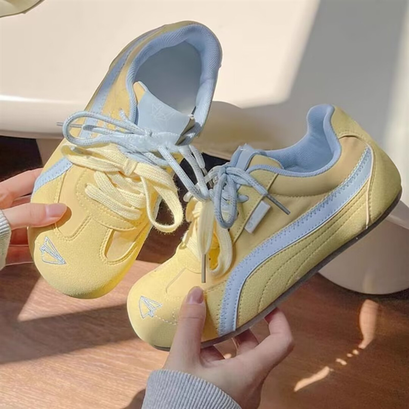 Ženske tenisice za trening PU+ mrežasti gornji dio; Potplat: guma; Visina pete: 3–5 cm; Zatvaranje: vezanje šnirkama; Uložak: PU