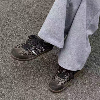 Ženske tenisice s leopard printom, gornji dio od konjske dlake, vezanje, gumena potplat, niski profil