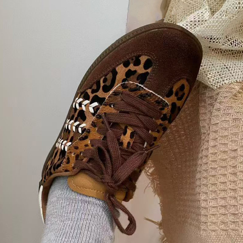 Ženske tenisice s leopard printom, gornji dio od konjske dlake, vezanje, gumena potplat, niski profil