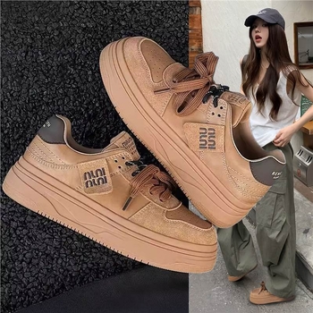 Muške tenisice Forrest Gump: mrežasti gornji dio, vezanje, gumena potplata, podstava od ovčje kože