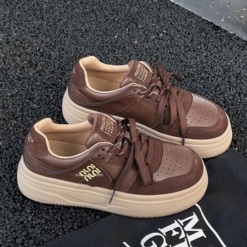 Muške tenisice Forrest Gump: mrežasti gornji dio, vezanje, gumena potplata, podstava od ovčje kože