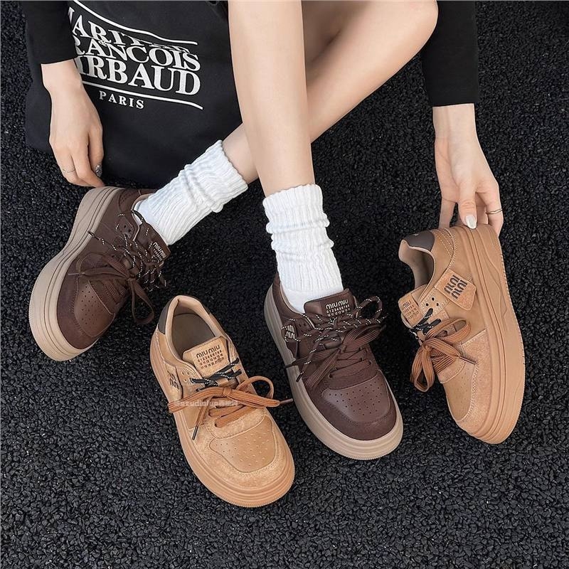 Muške tenisice Forrest Gump: mrežasti gornji dio, vezanje, gumena potplata, podstava od ovčje kože