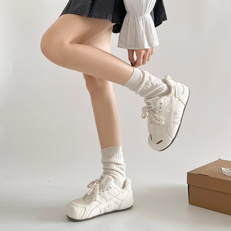 Ženske zimske sportske tenisice s fleš podstavom, vezanje, niski gornji dio, okrugli vrh, gumena potplata