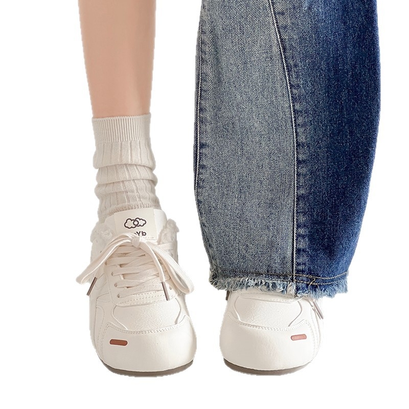 Ženske zimske sportske tenisice s fleš podstavom, vezanje, niski gornji dio, okrugli vrh, gumena potplata