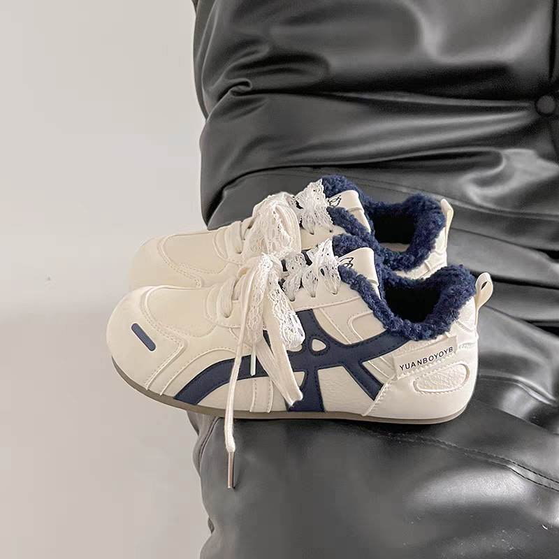 Ženske zimske sportske tenisice s fleš podstavom, vezanje, niski gornji dio, okrugli vrh, gumena potplata