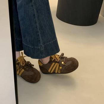 Női német katonai edzőcipő - felső rész bőrből, kerek orr, elől fűzős lezárás, alacsony profilú, gumírozott talp, őszi-téli 2025