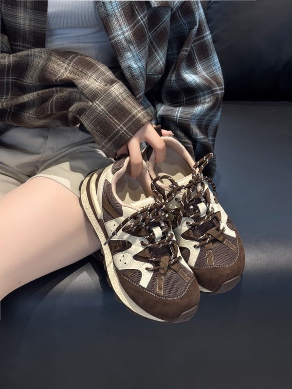 Casual ženske tenisice u retro stilu dad shoes, gornji dio od prave kože, okrugli vrh, vezanje, niski gornji dio, gumena potplata