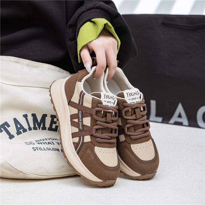Flat tenisice za žene, inspirirane Forrestom Gumpom, svakodnevne, okrugli vrh, gornji dio od podijeljene krave kože, prednje vezivanje, srednja peta 3–5 cm, prozračna lagana gumena pjena potplata
