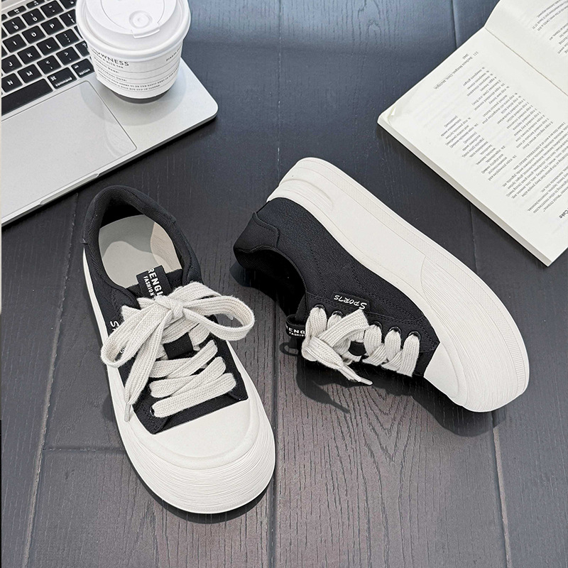 Koreai stílusú, valódi bőrből készült retro vastag talpú női sneakerek, kerek orr, előre fűzővel, 3–5 cm sarka